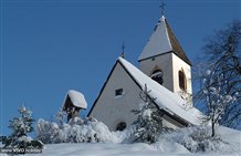 Kirche in Vierschach im Winter