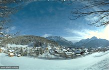 Blick auf Toblach im Winter